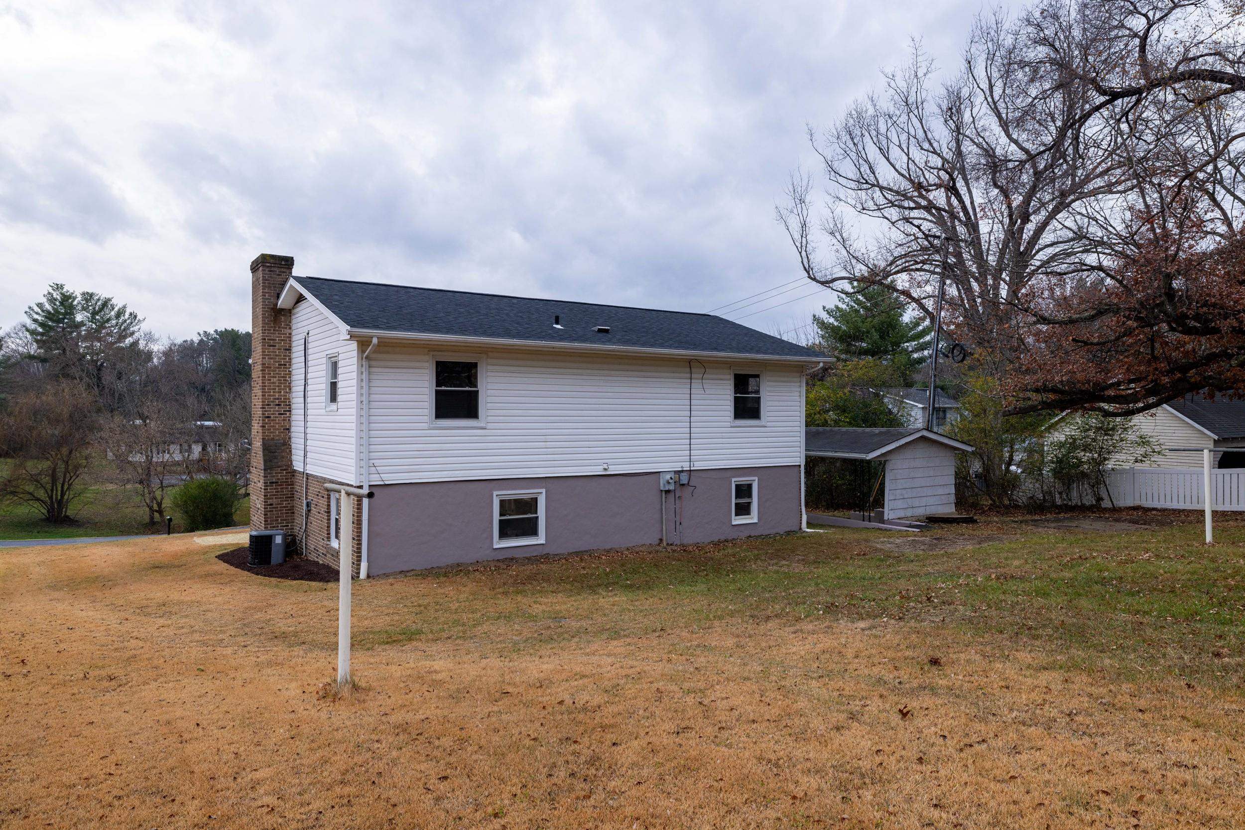 126 WELSH PARK PL, LEXINGTON, Virginia 24450, 4 Bedrooms Bedrooms, ,2 BathroomsBathrooms,Residential,126 WELSH PARK PL,671353 MLS # 671353 126 WELSH PARK PL, LEXINGTON, Virginia 24450, 4 Bedrooms Bedrooms, ,2 BathroomsBathrooms,Residential,126 WELSH PARK PL,671353 MLS # 671353