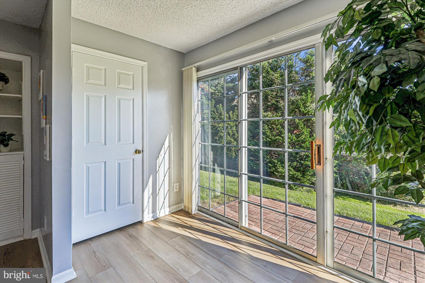 12102 GREENWAY CT #101, FAIRFAX, Virginia 22033, 3 Bedrooms Bedrooms, 8 Rooms Rooms,2 BathroomsBathrooms,Residential,For sale,12102 GREENWAY CT #101,VAFX2272614 MLS # VAFX2272614