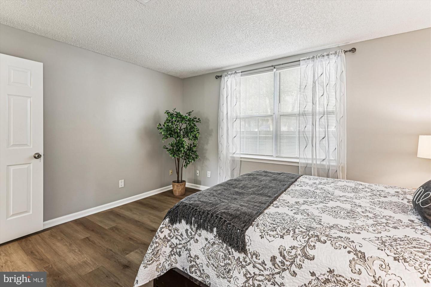 12102 GREENWAY CT #101, FAIRFAX, Virginia 22033, 3 Bedrooms Bedrooms, 8 Rooms Rooms,2 BathroomsBathrooms,Residential,For sale,12102 GREENWAY CT #101,VAFX2272614 MLS # VAFX2272614