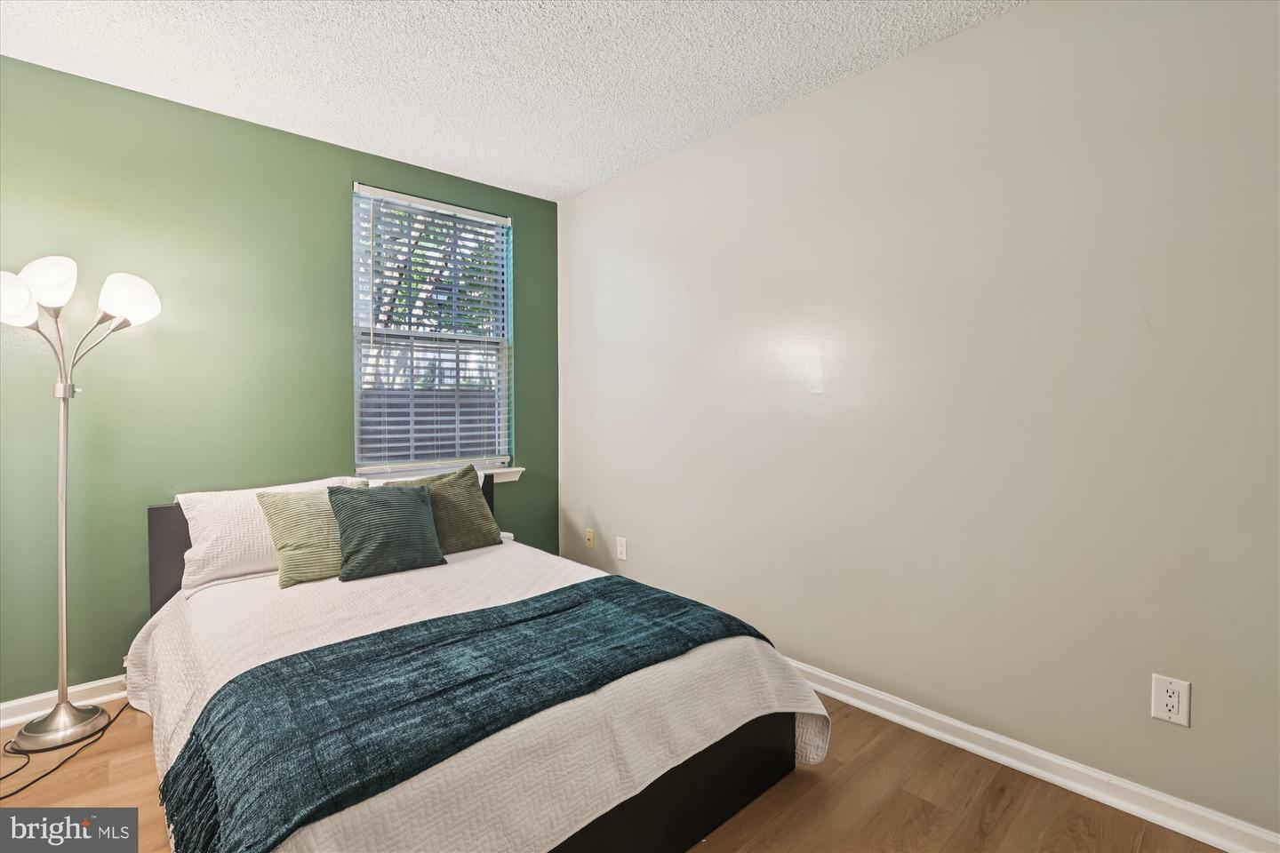 12102 GREENWAY CT #101, FAIRFAX, Virginia 22033, 3 Bedrooms Bedrooms, 8 Rooms Rooms,2 BathroomsBathrooms,Residential,For sale,12102 GREENWAY CT #101,VAFX2272614 MLS # VAFX2272614