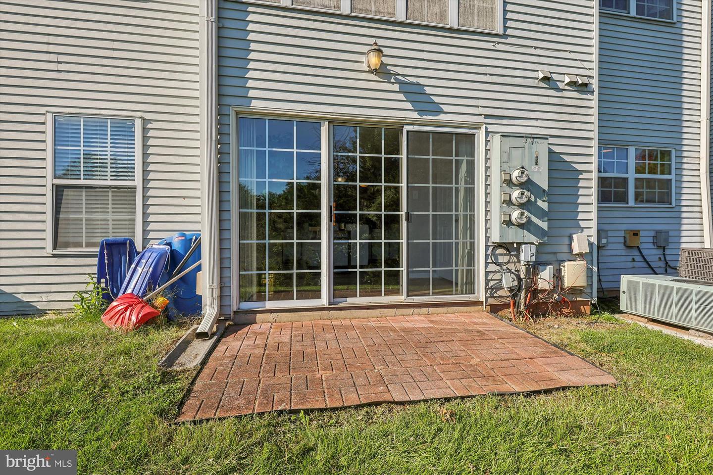 12102 GREENWAY CT #101, FAIRFAX, Virginia 22033, 3 Bedrooms Bedrooms, 8 Rooms Rooms,2 BathroomsBathrooms,Residential,For sale,12102 GREENWAY CT #101,VAFX2272614 MLS # VAFX2272614