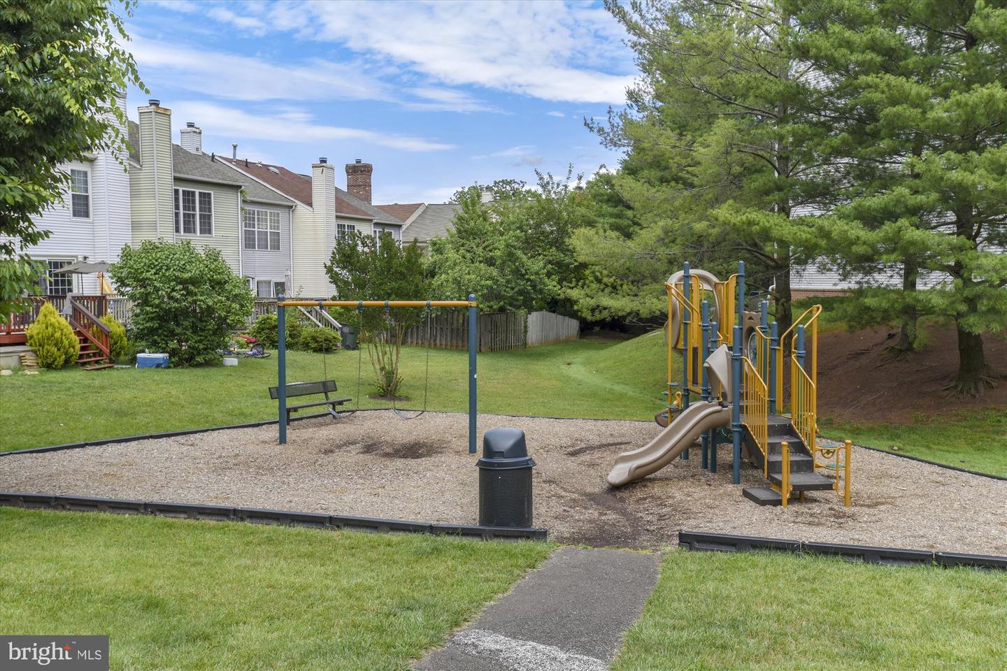 12102 GREENWAY CT #101, FAIRFAX, Virginia 22033, 3 Bedrooms Bedrooms, 8 Rooms Rooms,2 BathroomsBathrooms,Residential,For sale,12102 GREENWAY CT #101,VAFX2272614 MLS # VAFX2272614