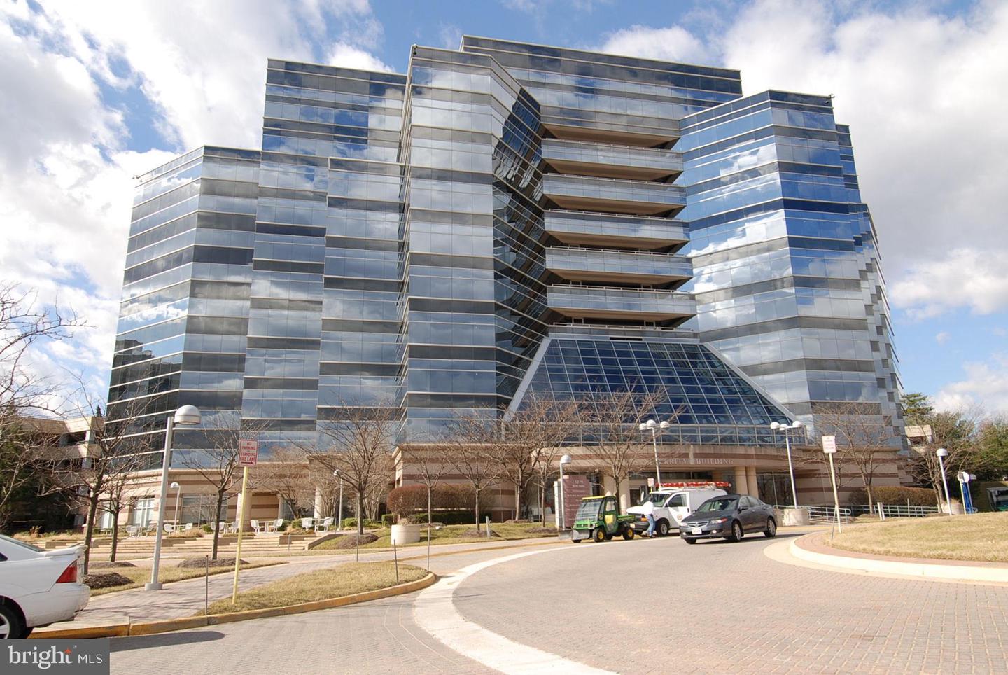 12102 GREENWAY CT #101, FAIRFAX, Virginia 22033, 3 Bedrooms Bedrooms, 8 Rooms Rooms,2 BathroomsBathrooms,Residential,For sale,12102 GREENWAY CT #101,VAFX2272614 MLS # VAFX2272614