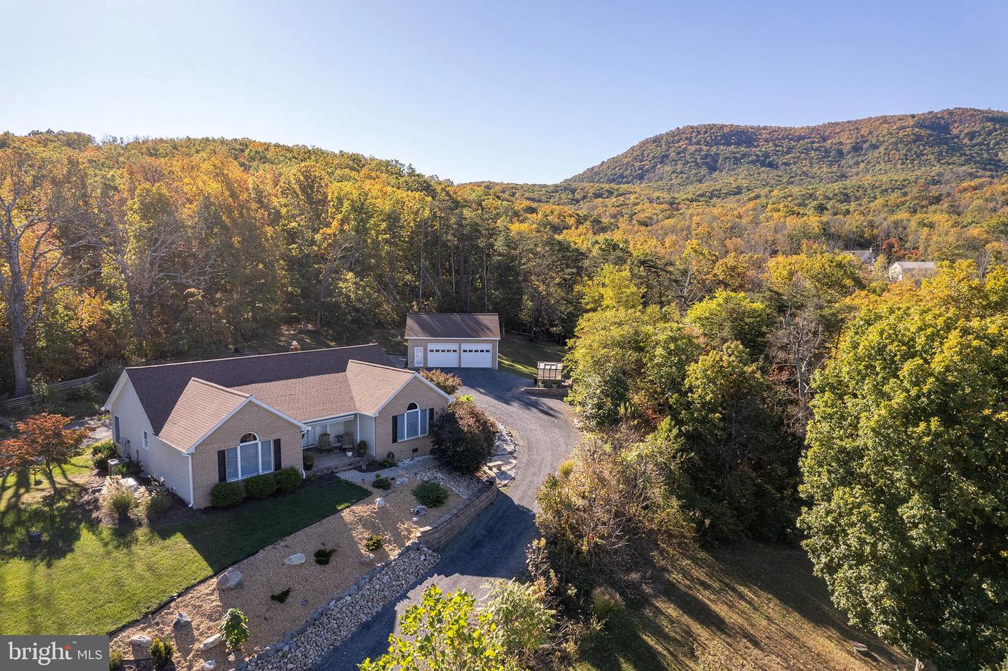 155 SIGNAL CT, STRASBURG, Virginia 22657, 2 Bedrooms Bedrooms, 9 Rooms Rooms,2 BathroomsBathrooms,Residential,For sale,155 SIGNAL CT,VAWR2012522 MLS # VAWR2012522