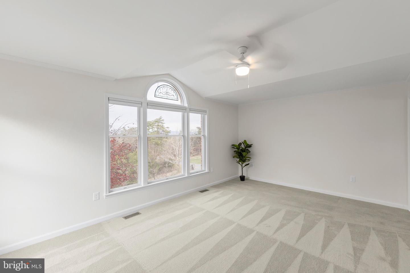 155 SIGNAL CT, STRASBURG, Virginia 22657, 2 Bedrooms Bedrooms, 9 Rooms Rooms,2 BathroomsBathrooms,Residential,For sale,155 SIGNAL CT,VAWR2012522 MLS # VAWR2012522