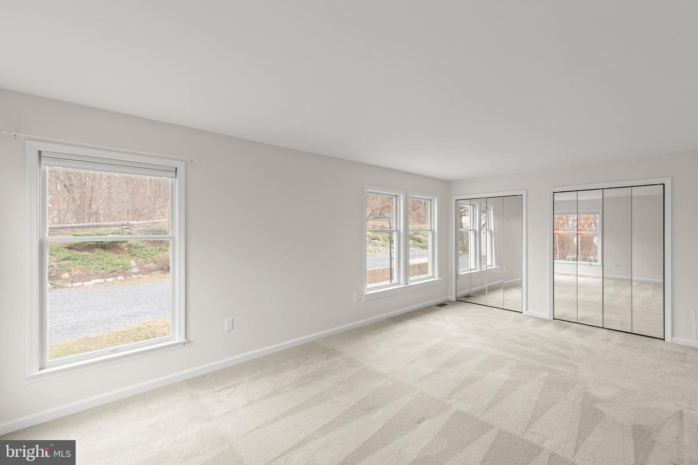 155 SIGNAL CT, STRASBURG, Virginia 22657, 2 Bedrooms Bedrooms, 9 Rooms Rooms,2 BathroomsBathrooms,Residential,For sale,155 SIGNAL CT,VAWR2012522 MLS # VAWR2012522