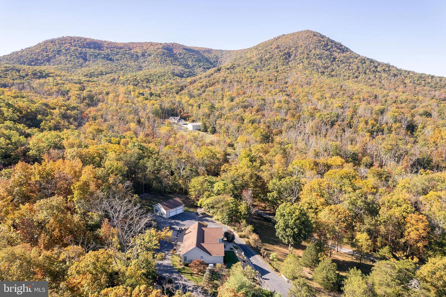 155 SIGNAL CT, STRASBURG, Virginia 22657, 2 Bedrooms Bedrooms, 9 Rooms Rooms,2 BathroomsBathrooms,Residential,For sale,155 SIGNAL CT,VAWR2012522 MLS # VAWR2012522