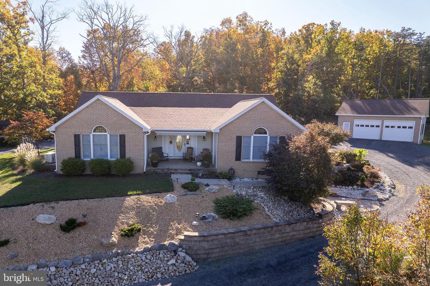 155 SIGNAL CT, STRASBURG, Virginia 22657, 2 Bedrooms Bedrooms, 9 Rooms Rooms,2 BathroomsBathrooms,Residential,For sale,155 SIGNAL CT,VAWR2012522 MLS # VAWR2012522