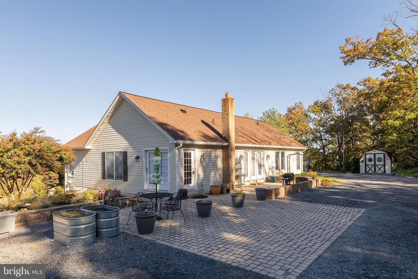 155 SIGNAL CT, STRASBURG, Virginia 22657, 2 Bedrooms Bedrooms, 9 Rooms Rooms,2 BathroomsBathrooms,Residential,For sale,155 SIGNAL CT,VAWR2012522 MLS # VAWR2012522