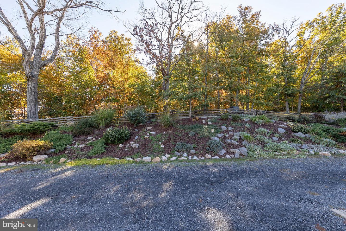 155 SIGNAL CT, STRASBURG, Virginia 22657, 2 Bedrooms Bedrooms, 9 Rooms Rooms,2 BathroomsBathrooms,Residential,For sale,155 SIGNAL CT,VAWR2012522 MLS # VAWR2012522