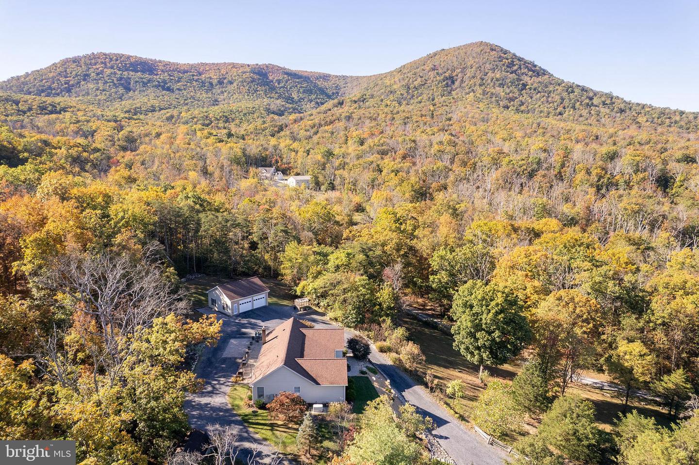 155 SIGNAL CT, STRASBURG, Virginia 22657, 2 Bedrooms Bedrooms, 9 Rooms Rooms,2 BathroomsBathrooms,Residential,For sale,155 SIGNAL CT,VAWR2012522 MLS # VAWR2012522