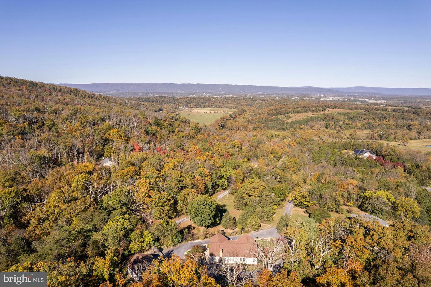 155 SIGNAL CT, STRASBURG, Virginia 22657, 2 Bedrooms Bedrooms, 9 Rooms Rooms,2 BathroomsBathrooms,Residential,For sale,155 SIGNAL CT,VAWR2012522 MLS # VAWR2012522