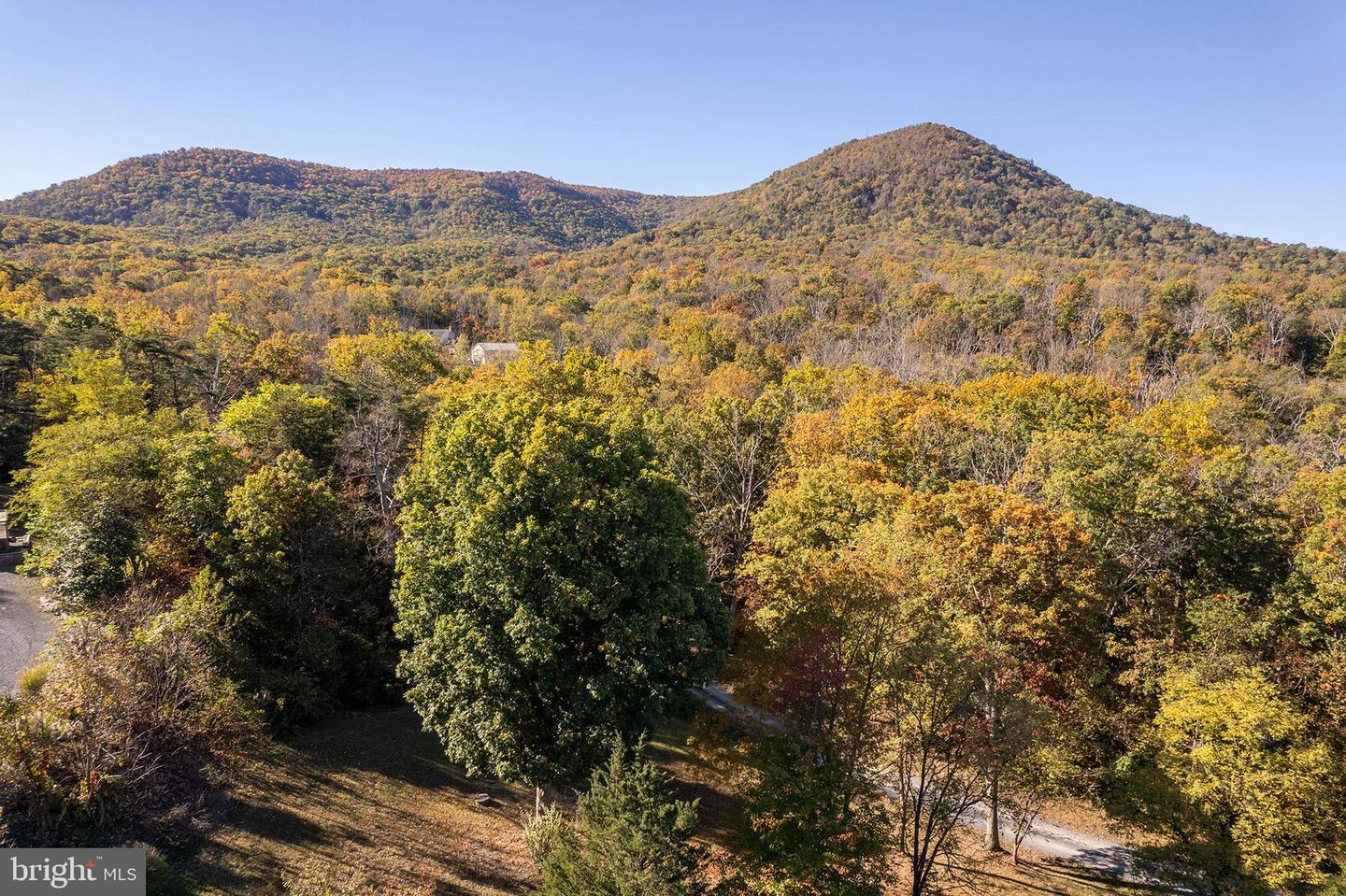 155 SIGNAL CT, STRASBURG, Virginia 22657, 2 Bedrooms Bedrooms, 9 Rooms Rooms,2 BathroomsBathrooms,Residential,For sale,155 SIGNAL CT,VAWR2012522 MLS # VAWR2012522