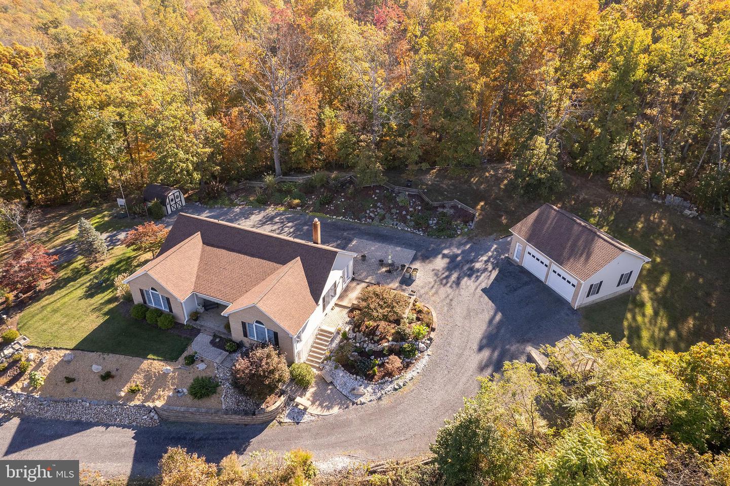 155 SIGNAL CT, STRASBURG, Virginia 22657, 2 Bedrooms Bedrooms, 9 Rooms Rooms,2 BathroomsBathrooms,Residential,For sale,155 SIGNAL CT,VAWR2012522 MLS # VAWR2012522