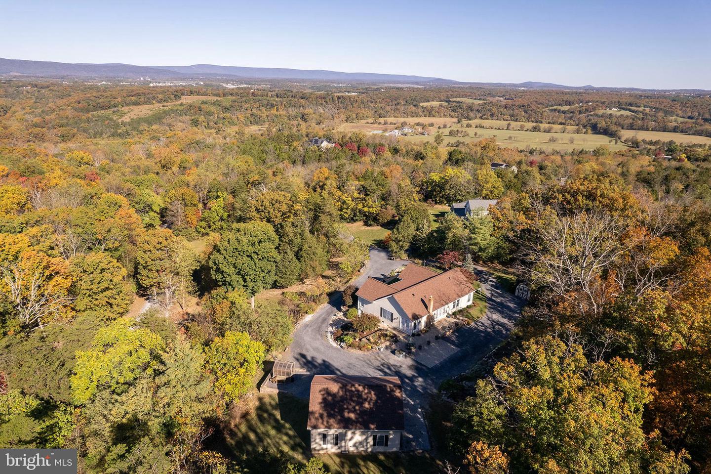 155 SIGNAL CT, STRASBURG, Virginia 22657, 2 Bedrooms Bedrooms, 9 Rooms Rooms,2 BathroomsBathrooms,Residential,For sale,155 SIGNAL CT,VAWR2012522 MLS # VAWR2012522