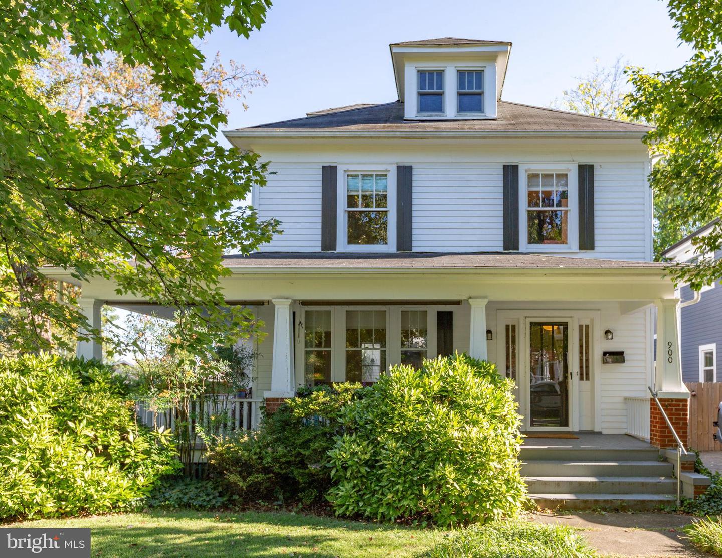 900 WOLFE ST, FREDERICKSBURG, Virginia 22401, 4 Bedrooms Bedrooms, ,3 BathroomsBathrooms,Residential,For sale,900 WOLFE ST,VAFB2009096 MLS # VAFB2009096