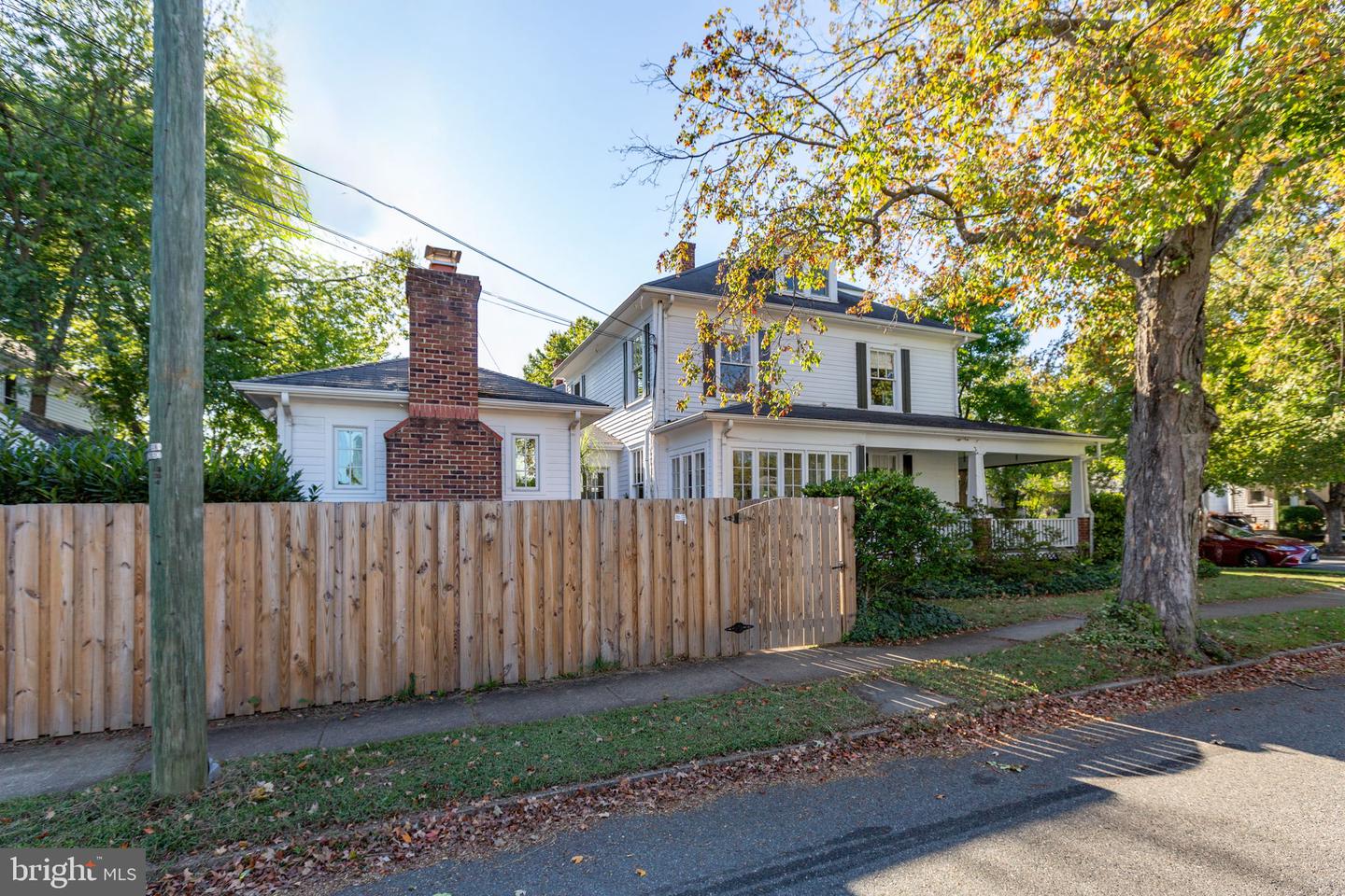 900 WOLFE ST, FREDERICKSBURG, Virginia 22401, 4 Bedrooms Bedrooms, ,3 BathroomsBathrooms,Residential,For sale,900 WOLFE ST,VAFB2009096 MLS # VAFB2009096