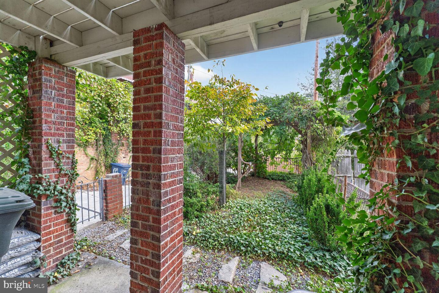 3910 R ST SE, WASHINGTON, District Of Columbia 20020, 3 Bedrooms Bedrooms, 4 Rooms Rooms,1 BathroomBathrooms,Residential,For sale,3910 R ST SE,DCDC2226536 MLS # DCDC2226536