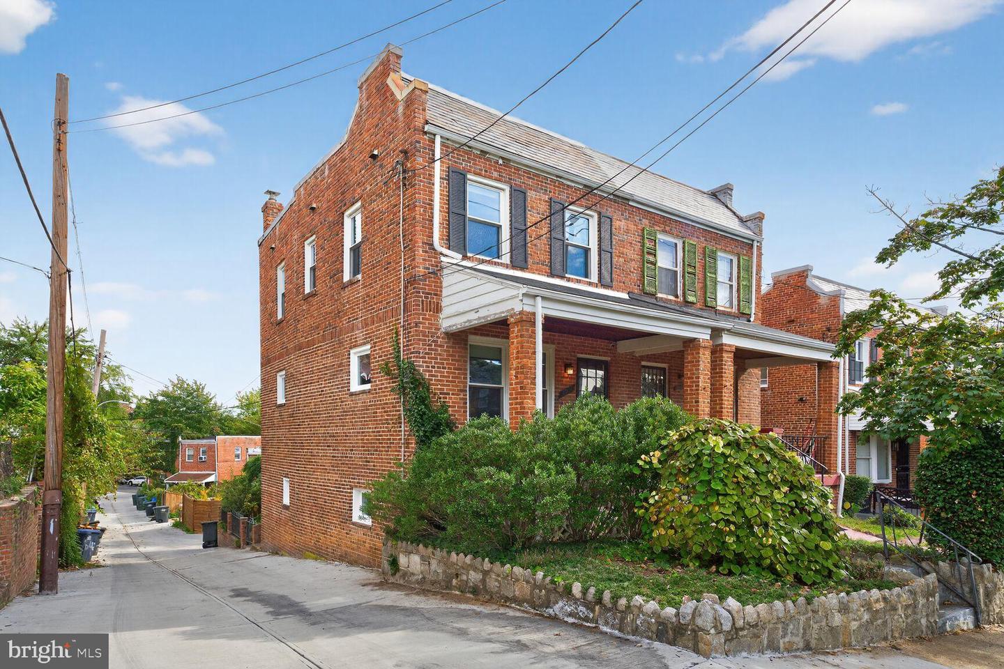 3910 R ST SE, WASHINGTON, District Of Columbia 20020, 3 Bedrooms Bedrooms, 4 Rooms Rooms,1 BathroomBathrooms,Residential,For sale,3910 R ST SE,DCDC2226536 MLS # DCDC2226536