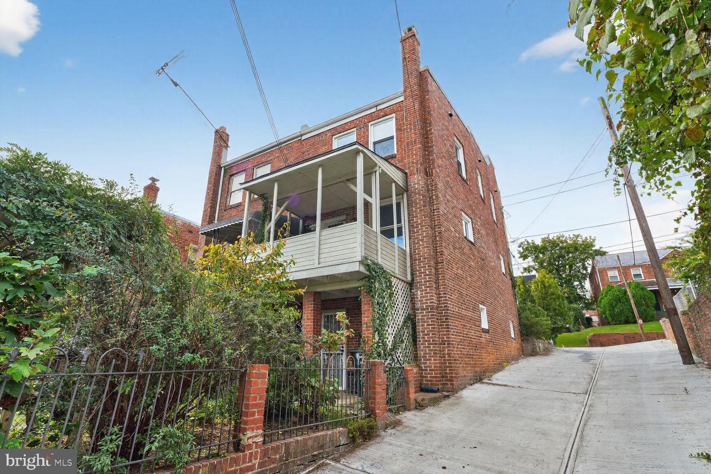 3910 R ST SE, WASHINGTON, District Of Columbia 20020, 3 Bedrooms Bedrooms, 4 Rooms Rooms,1 BathroomBathrooms,Residential,For sale,3910 R ST SE,DCDC2226536 MLS # DCDC2226536