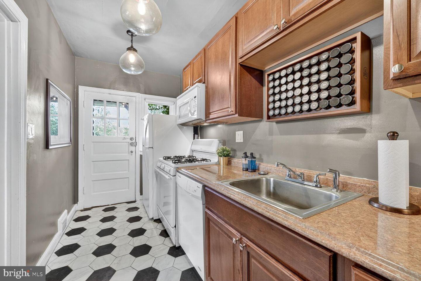3910 R ST SE, WASHINGTON, District Of Columbia 20020, 3 Bedrooms Bedrooms, 4 Rooms Rooms,1 BathroomBathrooms,Residential,For sale,3910 R ST SE,DCDC2226536 MLS # DCDC2226536