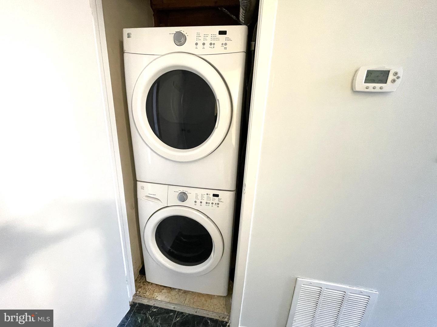 622 CLEARWATER CT, HERNDON, Virginia 20170, 3 Bedrooms Bedrooms, ,2 BathroomsBathrooms,Residential,For sale,622 CLEARWATER CT,VAFX2274372 MLS # VAFX2274372