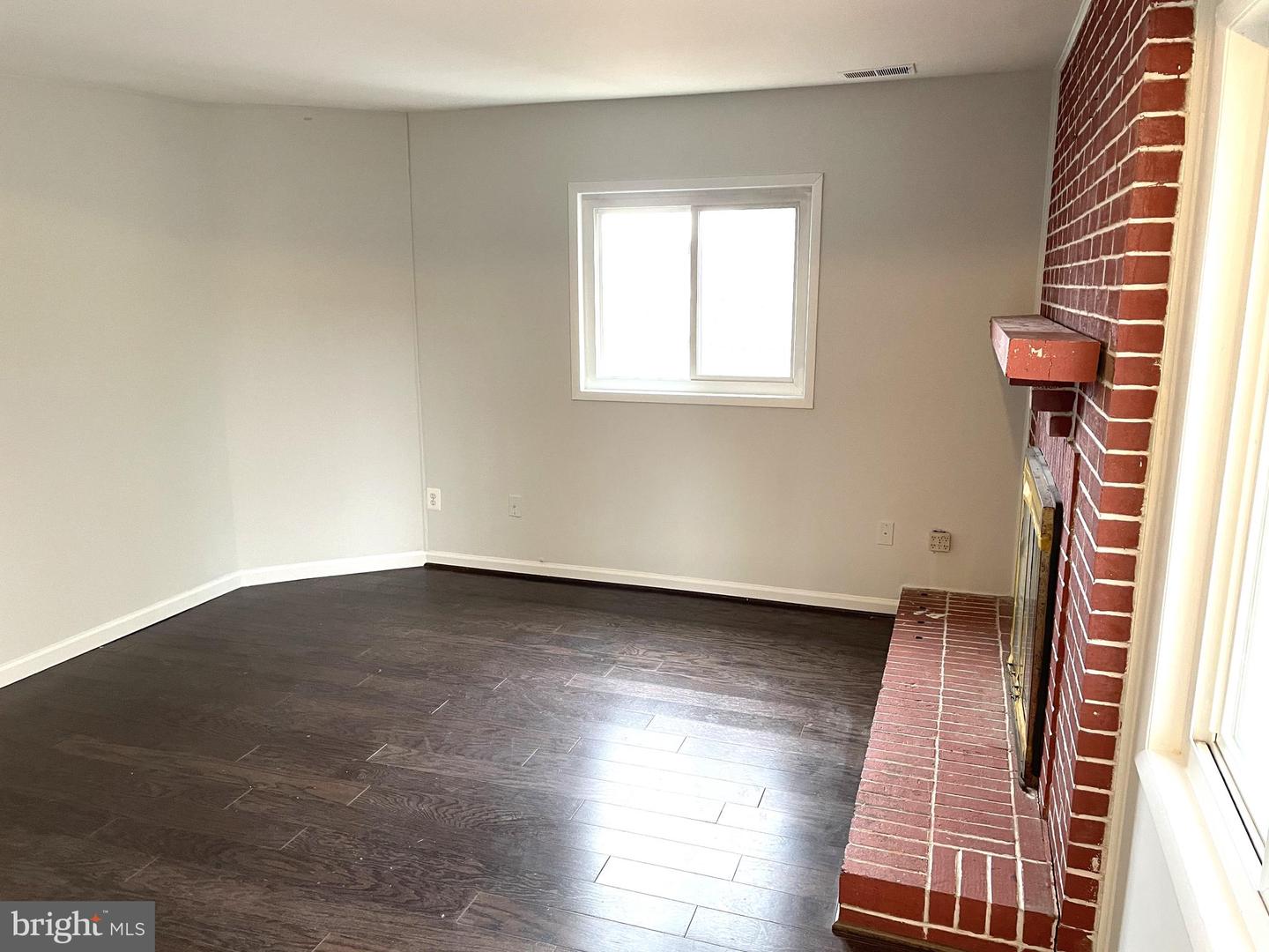 622 CLEARWATER CT, HERNDON, Virginia 20170, 3 Bedrooms Bedrooms, ,2 BathroomsBathrooms,Residential,For sale,622 CLEARWATER CT,VAFX2274372 MLS # VAFX2274372