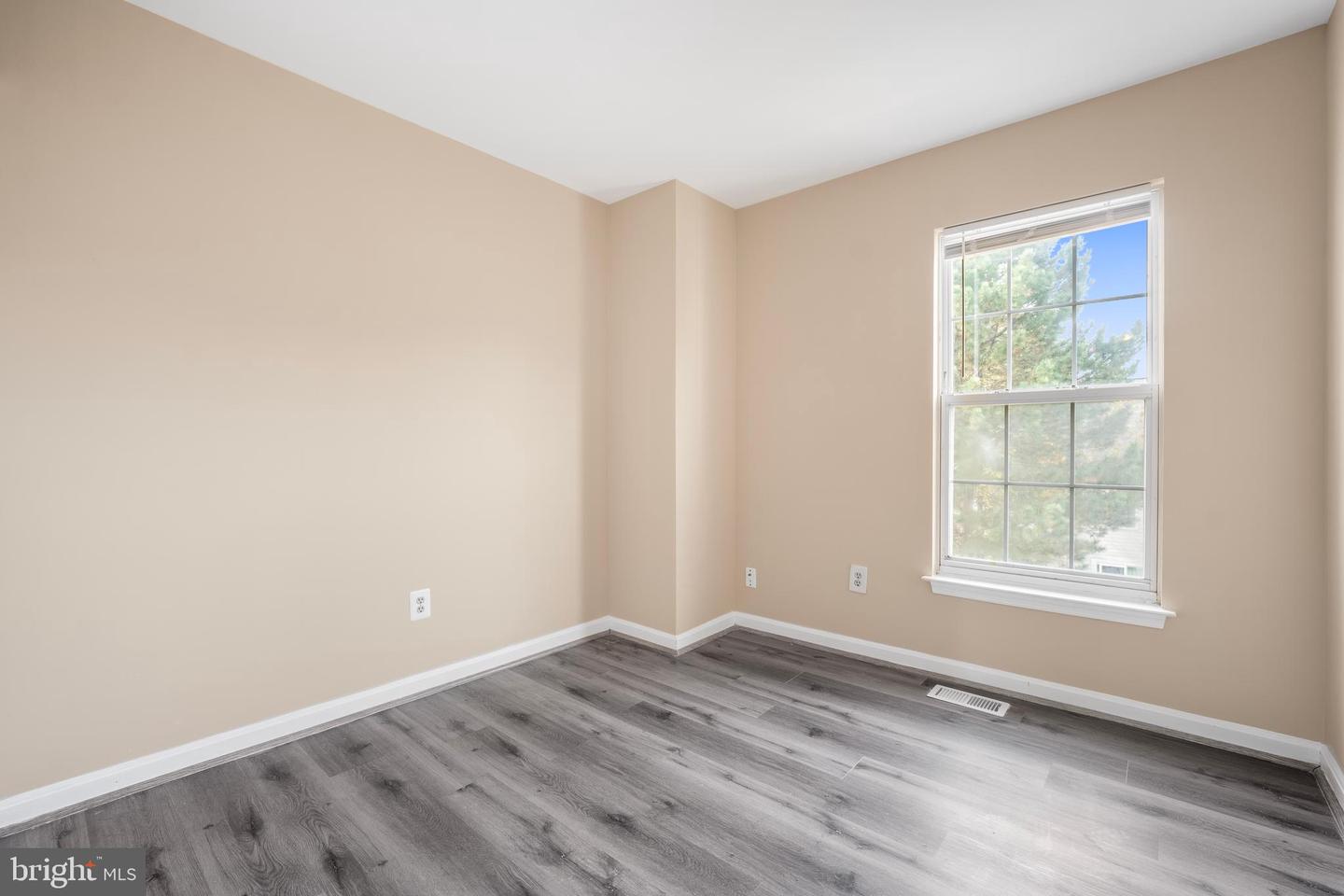 22078 MANNING SQ, STERLING, Virginia 20166, 4 Bedrooms Bedrooms, ,3 BathroomsBathrooms,Residential,For sale,22078 MANNING SQ,VALO2109628 MLS # VALO2109628