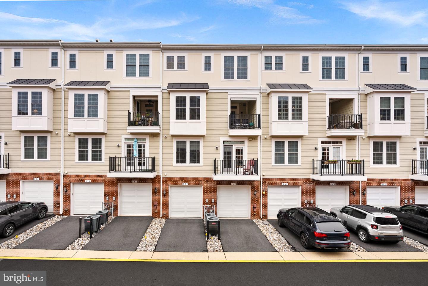 459 KORNBLAU TER SE, LEESBURG, Virginia 20175, 3 Bedrooms Bedrooms, ,2 BathroomsBathrooms,Residential,For sale,459 KORNBLAU TER SE,VALO2109758 MLS # VALO2109758