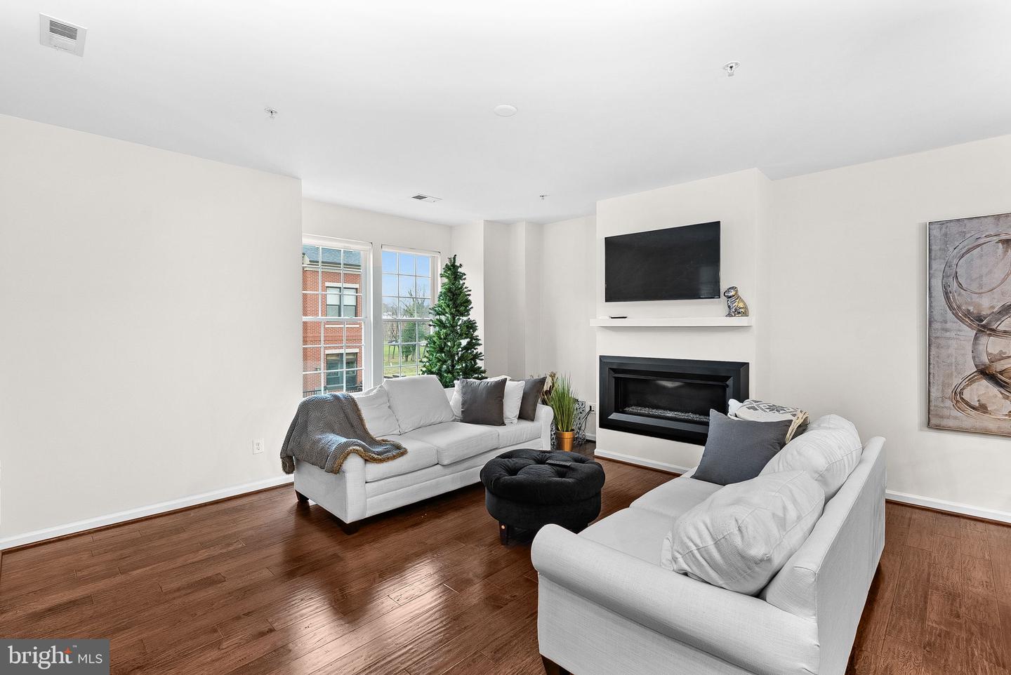 459 KORNBLAU TER SE, LEESBURG, Virginia 20175, 3 Bedrooms Bedrooms, ,2 BathroomsBathrooms,Residential,For sale,459 KORNBLAU TER SE,VALO2109758 MLS # VALO2109758