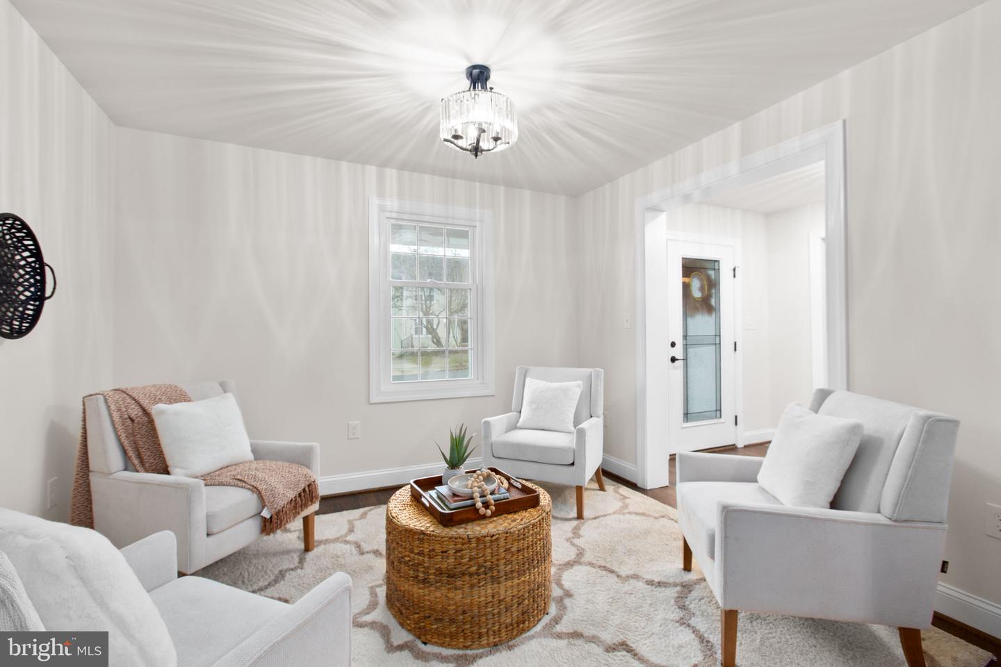 913 SYLVANIA AVE, FREDERICKSBURG, Virginia 22401, 5 Bedrooms Bedrooms, ,4 BathroomsBathrooms,Residential,For sale,913 SYLVANIA AVE,VAFB2009198 MLS # VAFB2009198