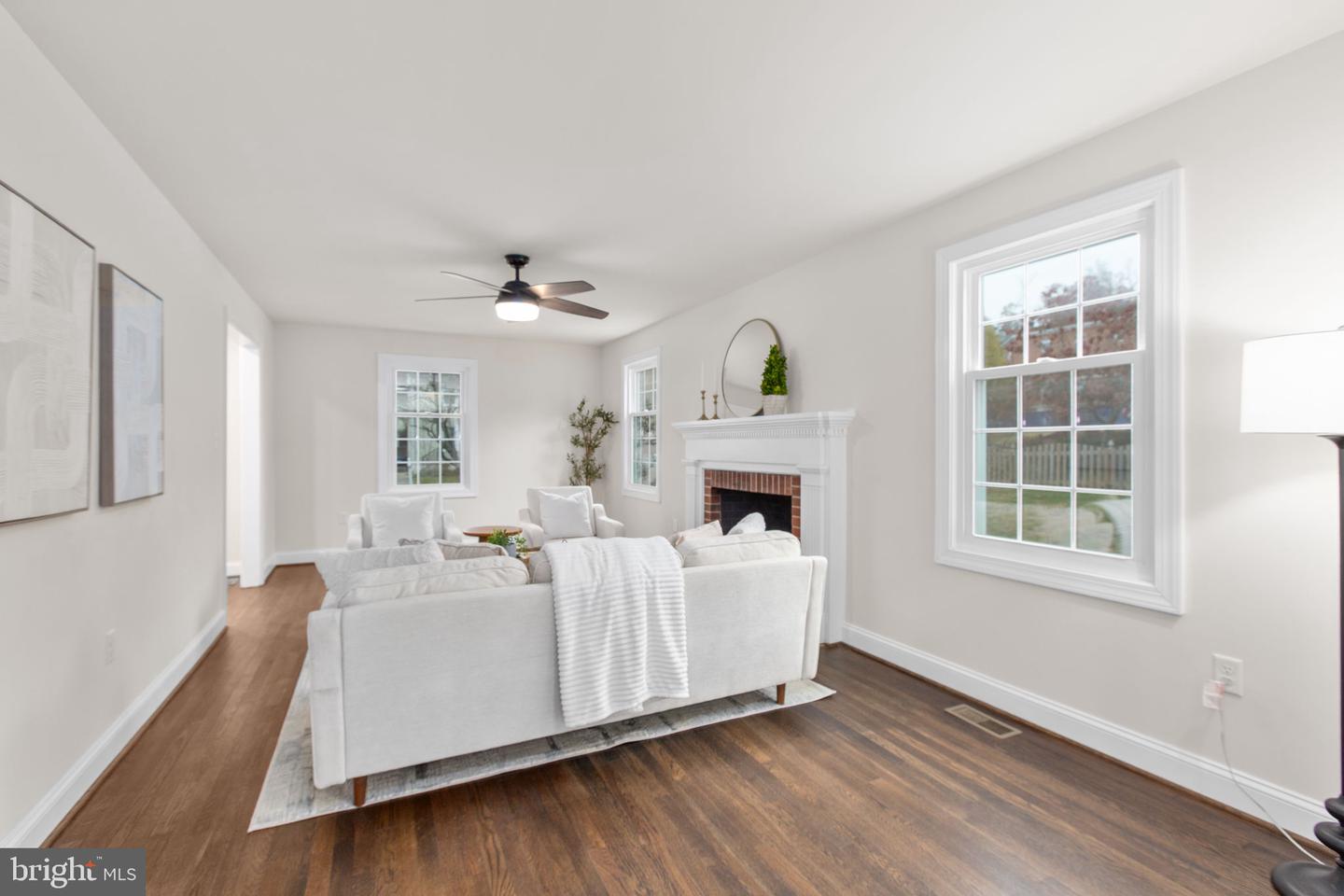 913 SYLVANIA AVE, FREDERICKSBURG, Virginia 22401, 5 Bedrooms Bedrooms, ,4 BathroomsBathrooms,Residential,For sale,913 SYLVANIA AVE,VAFB2009198 MLS # VAFB2009198