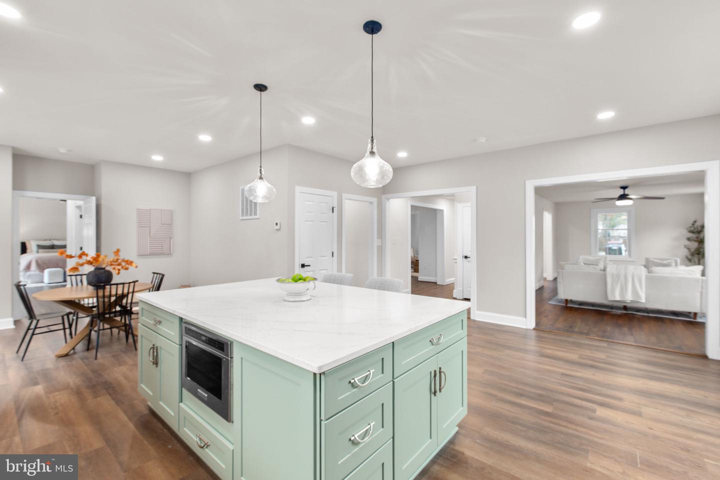 913 SYLVANIA AVE, FREDERICKSBURG, Virginia 22401, 5 Bedrooms Bedrooms, ,4 BathroomsBathrooms,Residential,For sale,913 SYLVANIA AVE,VAFB2009198 MLS # VAFB2009198