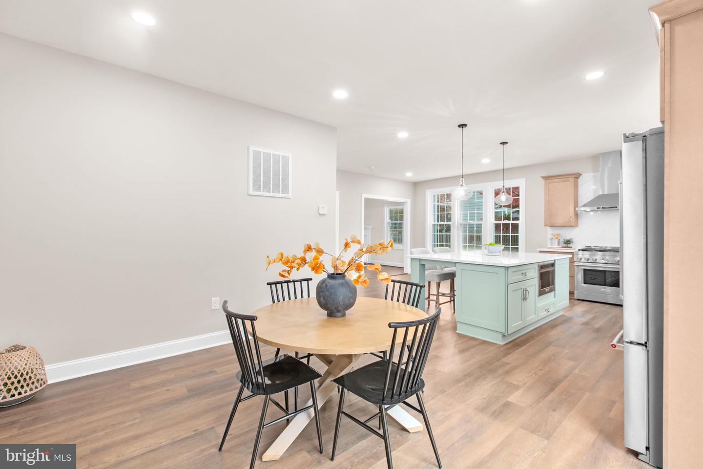 913 SYLVANIA AVE, FREDERICKSBURG, Virginia 22401, 5 Bedrooms Bedrooms, ,4 BathroomsBathrooms,Residential,For sale,913 SYLVANIA AVE,VAFB2009198 MLS # VAFB2009198