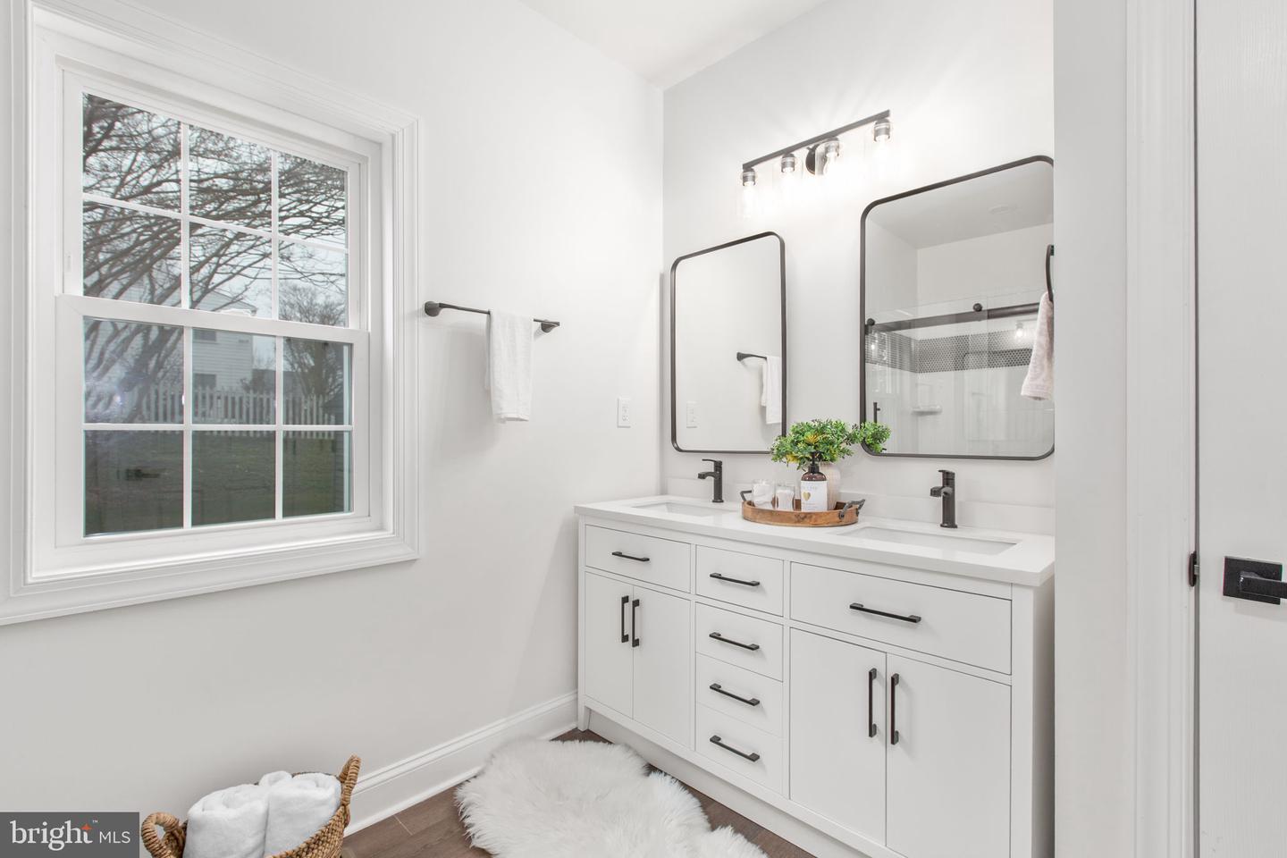 913 SYLVANIA AVE, FREDERICKSBURG, Virginia 22401, 5 Bedrooms Bedrooms, ,4 BathroomsBathrooms,Residential,For sale,913 SYLVANIA AVE,VAFB2009198 MLS # VAFB2009198