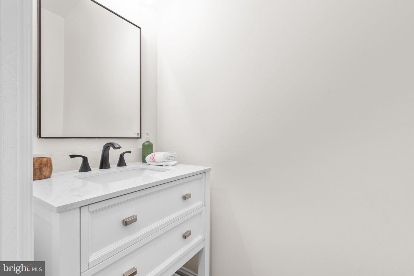 913 SYLVANIA AVE, FREDERICKSBURG, Virginia 22401, 5 Bedrooms Bedrooms, ,4 BathroomsBathrooms,Residential,For sale,913 SYLVANIA AVE,VAFB2009198 MLS # VAFB2009198