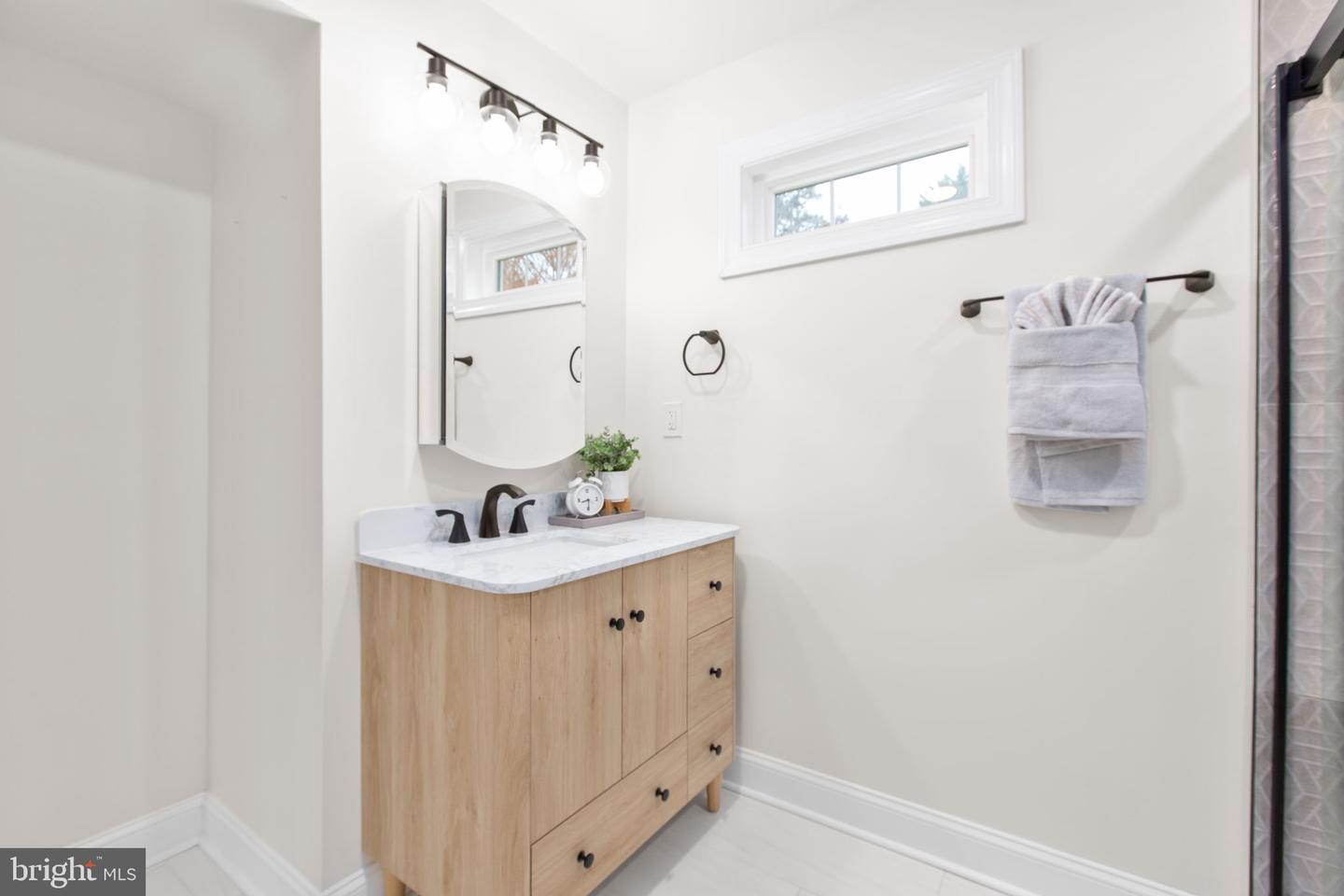 913 SYLVANIA AVE, FREDERICKSBURG, Virginia 22401, 5 Bedrooms Bedrooms, ,4 BathroomsBathrooms,Residential,For sale,913 SYLVANIA AVE,VAFB2009198 MLS # VAFB2009198