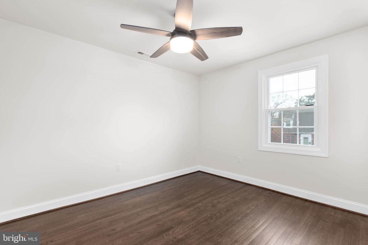 913 SYLVANIA AVE, FREDERICKSBURG, Virginia 22401, 5 Bedrooms Bedrooms, ,4 BathroomsBathrooms,Residential,For sale,913 SYLVANIA AVE,VAFB2009198 MLS # VAFB2009198