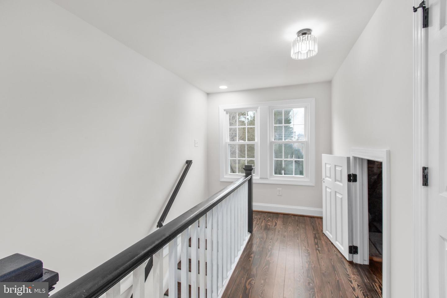 913 SYLVANIA AVE, FREDERICKSBURG, Virginia 22401, 5 Bedrooms Bedrooms, ,4 BathroomsBathrooms,Residential,For sale,913 SYLVANIA AVE,VAFB2009198 MLS # VAFB2009198