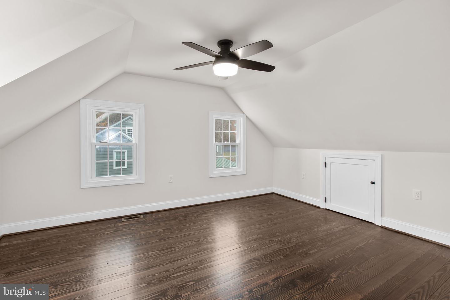 913 SYLVANIA AVE, FREDERICKSBURG, Virginia 22401, 5 Bedrooms Bedrooms, ,4 BathroomsBathrooms,Residential,For sale,913 SYLVANIA AVE,VAFB2009198 MLS # VAFB2009198