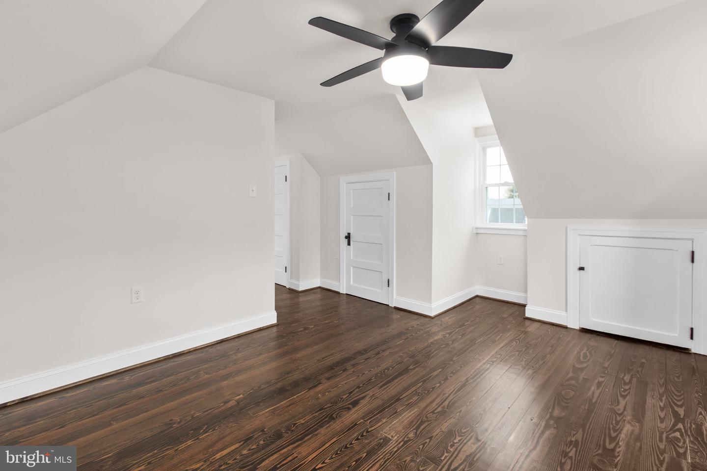 913 SYLVANIA AVE, FREDERICKSBURG, Virginia 22401, 5 Bedrooms Bedrooms, ,4 BathroomsBathrooms,Residential,For sale,913 SYLVANIA AVE,VAFB2009198 MLS # VAFB2009198