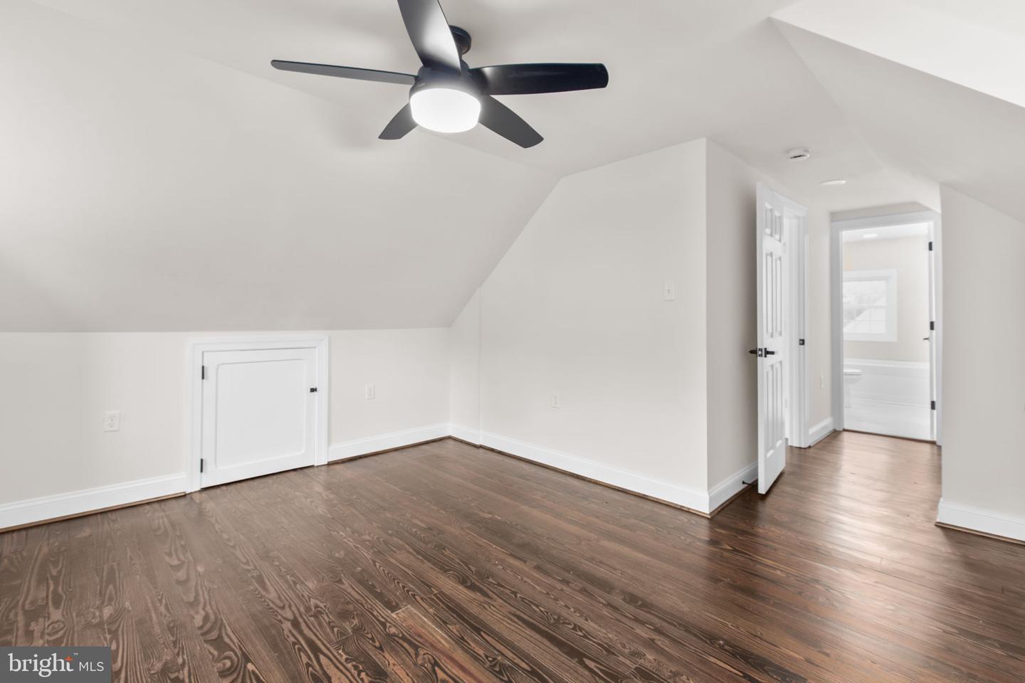 913 SYLVANIA AVE, FREDERICKSBURG, Virginia 22401, 5 Bedrooms Bedrooms, ,4 BathroomsBathrooms,Residential,For sale,913 SYLVANIA AVE,VAFB2009198 MLS # VAFB2009198