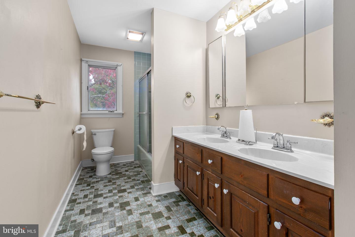 31 LITTLE CREEK LN, FREDERICKSBURG, Virginia 22405, 3 Bedrooms Bedrooms, ,3 BathroomsBathrooms,Residential,For sale,31 LITTLE CREEK LN,VAST2043966 MLS # VAST2043966