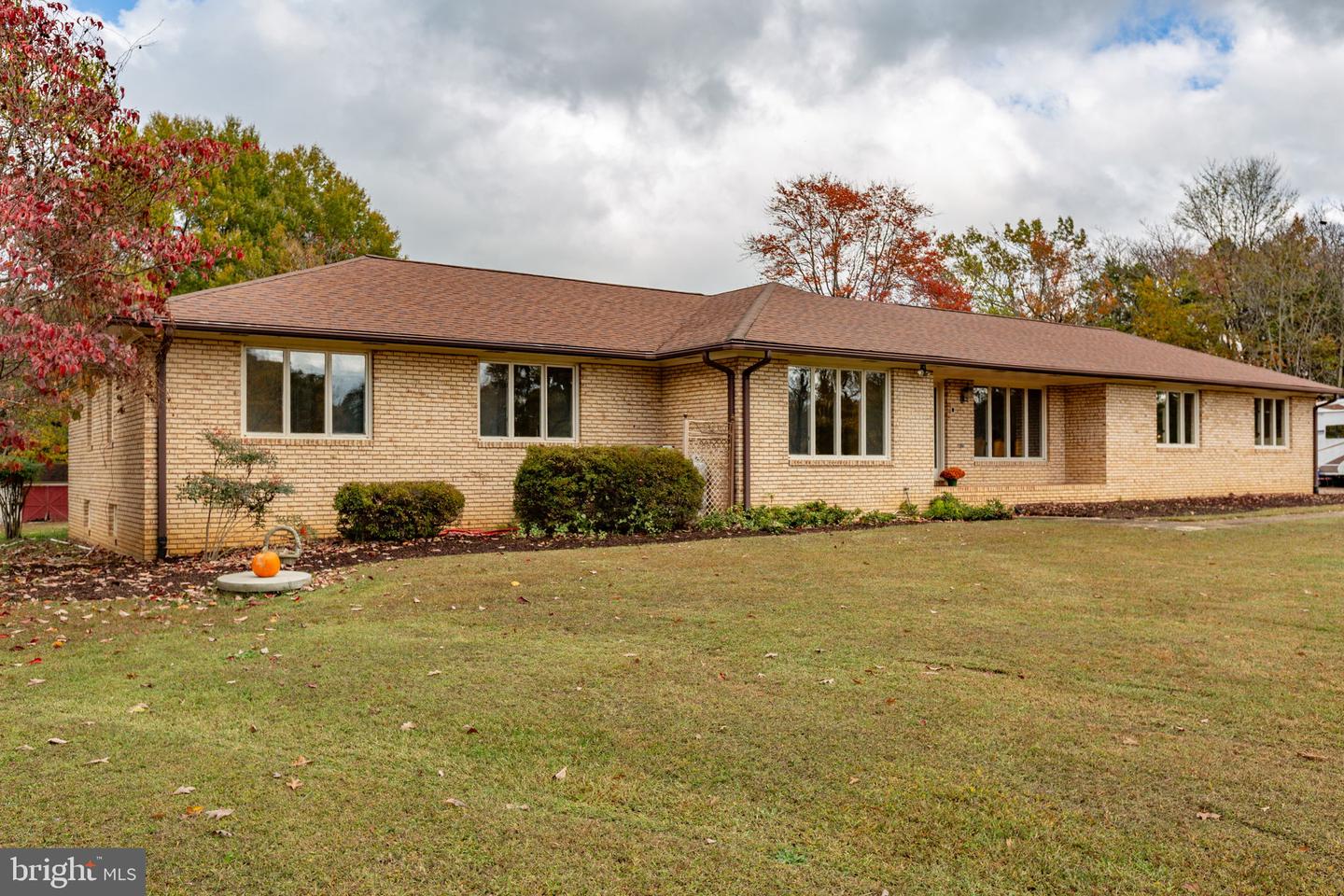 31 LITTLE CREEK LN, FREDERICKSBURG, Virginia 22405, 3 Bedrooms Bedrooms, ,3 BathroomsBathrooms,Residential,For sale,31 LITTLE CREEK LN,VAST2043966 MLS # VAST2043966