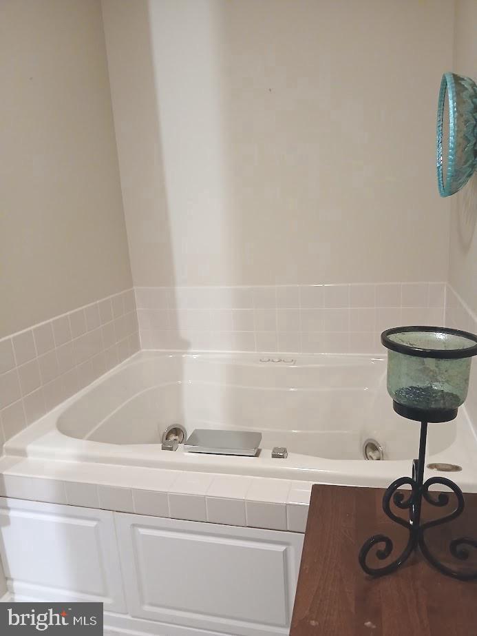 687 WOODLAND AVE, WINCHESTER, Virginia 22601, 3 Bedrooms Bedrooms, ,4 BathroomsBathrooms,Residential,For sale,687 WOODLAND AVE,VAWI2009394 MLS # VAWI2009394