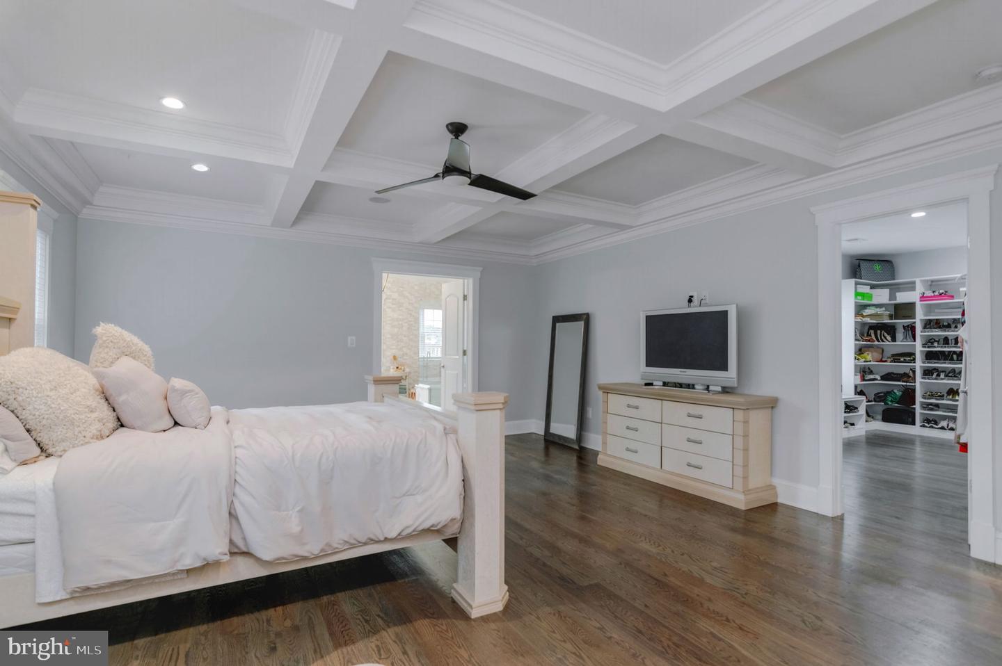 10708 WARWICK AVE, FAIRFAX, Virginia 22030, 6 Bedrooms Bedrooms, ,5 BathroomsBathrooms,Residential,For sale,10708 WARWICK AVE,VAFC2007300 MLS # VAFC2007300 10708 WARWICK AVE, FAIRFAX, Virginia 22030, 6 Bedrooms Bedrooms, ,5 BathroomsBathrooms,Residential,For sale,10708 WARWICK AVE,VAFC2007300 MLS # VAFC2007300