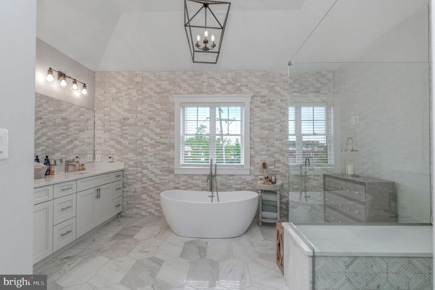 10708 WARWICK AVE, FAIRFAX, Virginia 22030, 6 Bedrooms Bedrooms, ,5 BathroomsBathrooms,Residential,For sale,10708 WARWICK AVE,VAFC2007300 MLS # VAFC2007300 10708 WARWICK AVE, FAIRFAX, Virginia 22030, 6 Bedrooms Bedrooms, ,5 BathroomsBathrooms,Residential,For sale,10708 WARWICK AVE,VAFC2007300 MLS # VAFC2007300