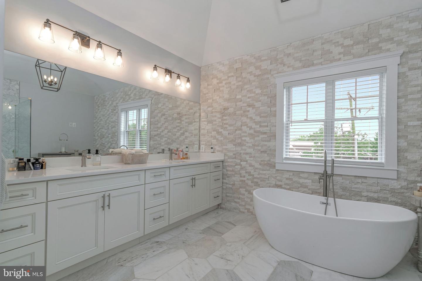 10708 WARWICK AVE, FAIRFAX, Virginia 22030, 6 Bedrooms Bedrooms, ,5 BathroomsBathrooms,Residential,For sale,10708 WARWICK AVE,VAFC2007300 MLS # VAFC2007300 10708 WARWICK AVE, FAIRFAX, Virginia 22030, 6 Bedrooms Bedrooms, ,5 BathroomsBathrooms,Residential,For sale,10708 WARWICK AVE,VAFC2007300 MLS # VAFC2007300