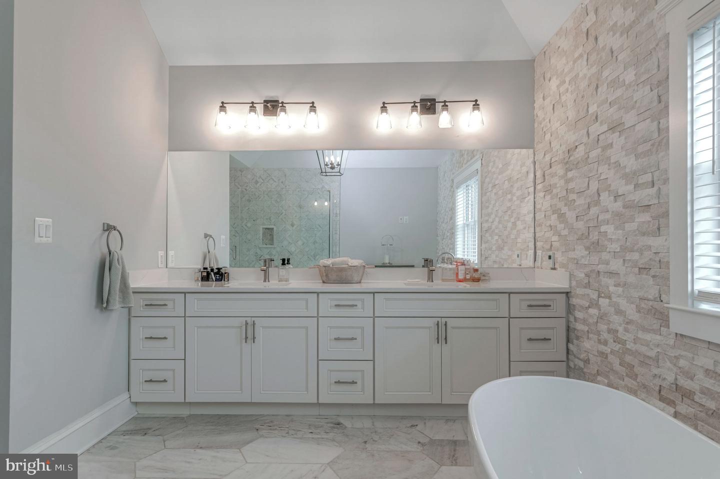 10708 WARWICK AVE, FAIRFAX, Virginia 22030, 6 Bedrooms Bedrooms, ,5 BathroomsBathrooms,Residential,For sale,10708 WARWICK AVE,VAFC2007300 MLS # VAFC2007300 10708 WARWICK AVE, FAIRFAX, Virginia 22030, 6 Bedrooms Bedrooms, ,5 BathroomsBathrooms,Residential,For sale,10708 WARWICK AVE,VAFC2007300 MLS # VAFC2007300