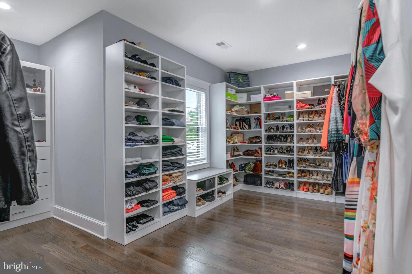 10708 WARWICK AVE, FAIRFAX, Virginia 22030, 6 Bedrooms Bedrooms, ,5 BathroomsBathrooms,Residential,For sale,10708 WARWICK AVE,VAFC2007300 MLS # VAFC2007300 10708 WARWICK AVE, FAIRFAX, Virginia 22030, 6 Bedrooms Bedrooms, ,5 BathroomsBathrooms,Residential,For sale,10708 WARWICK AVE,VAFC2007300 MLS # VAFC2007300